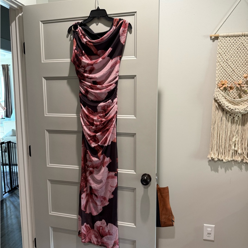 PLT Elegant Floral Maxi Dress